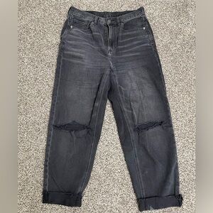 American Eagle // Ripped Relaxed Mom Jean